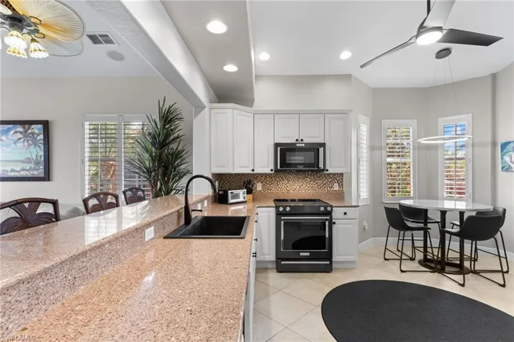6417  Legacy  CIR, Naples, FL 34113