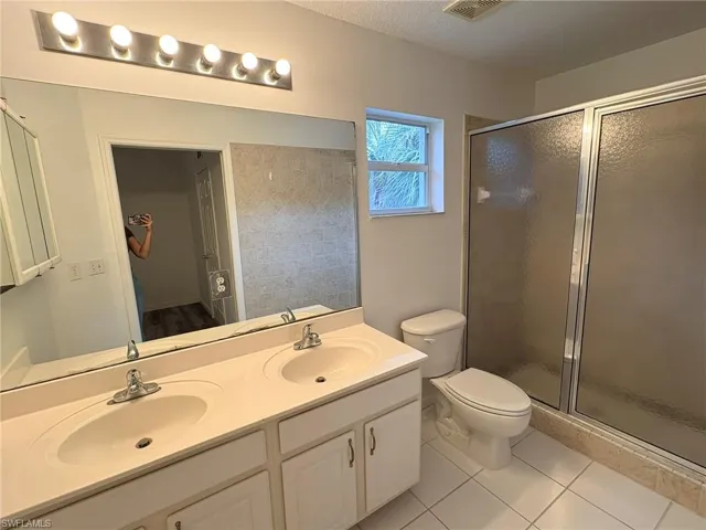 8079 Pacific Beach Dr, Fort Myers, Florida 33996