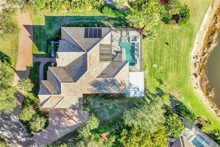 Newer Roof (2023), Radiant heating solar pool panels, expansive back yard and massive circular driveway