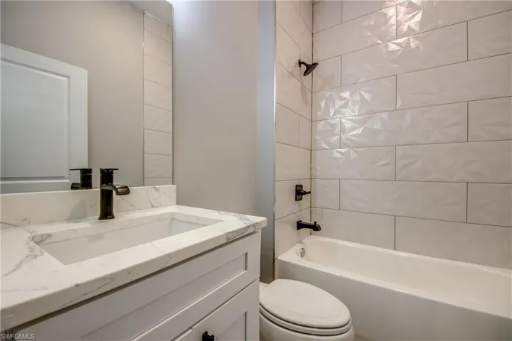 2114 Ne 19th Pl, Cape Coral Fl 33909