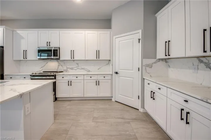 2114 Ne 19th Pl, Cape Coral Fl 33909