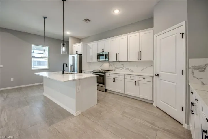 2114 Ne 19th Pl, Cape Coral Fl 33909