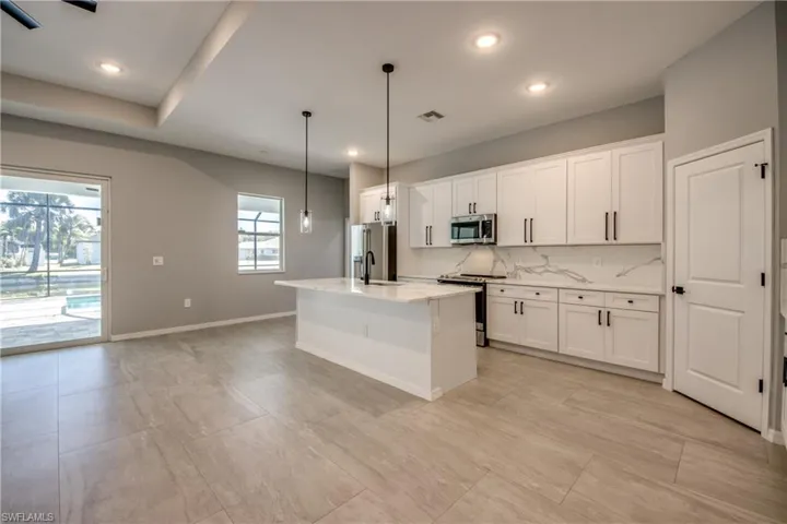 2114 Ne 19th Pl, Cape Coral Fl 33909