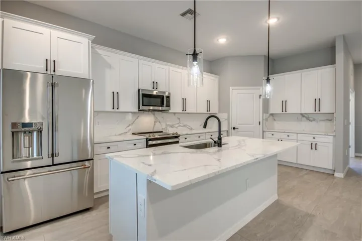 2114 Ne 19th Pl, Cape Coral Fl 33909