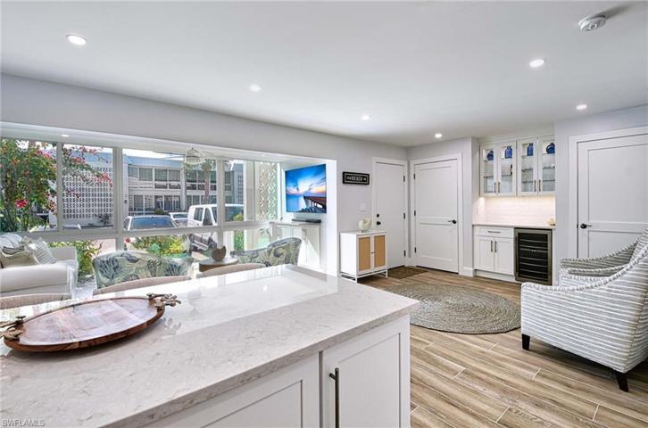 2100  Gulf Shore N BLVD, Naples, FL 34102