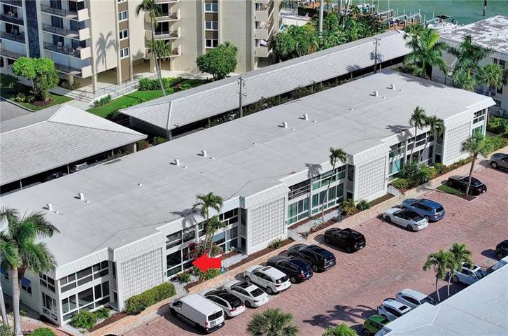 2100  Gulf Shore N BLVD, Naples, FL 34102
