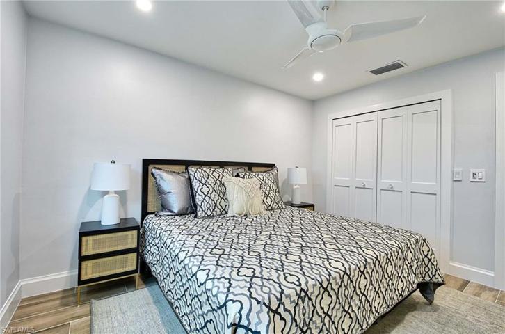2100  Gulf Shore N BLVD, Naples, FL 34102