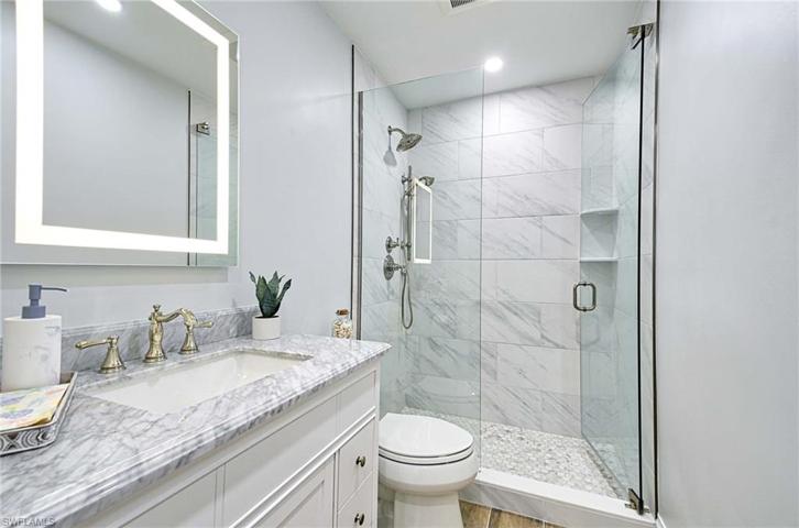 2100  Gulf Shore N BLVD, Naples, FL 34102