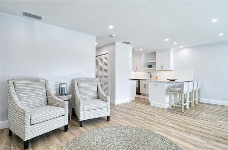 2100  Gulf Shore N BLVD, Naples, FL 34102