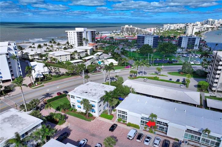 2100  Gulf Shore N BLVD, Naples, FL 34102