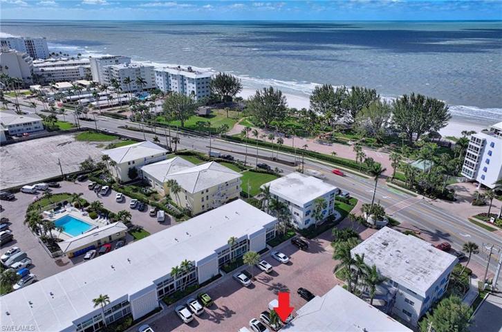 2100  Gulf Shore N BLVD, Naples, FL 34102