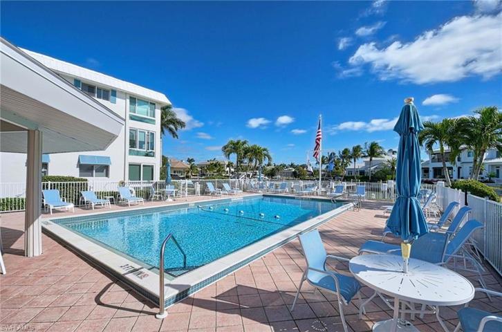 2100  Gulf Shore N BLVD, Naples, FL 34102