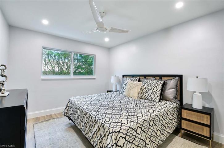 2100  Gulf Shore N BLVD, Naples, FL 34102