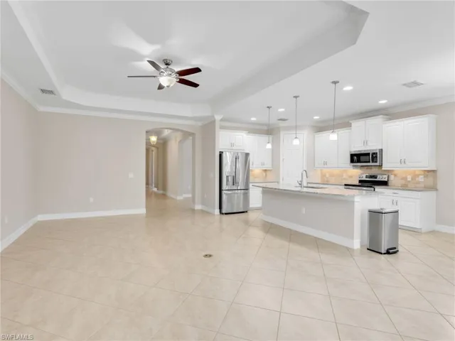 16313  Aberdeen  WAY, Naples, FL 34110