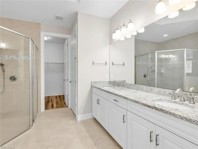16313  Aberdeen  WAY, Naples, FL 34110