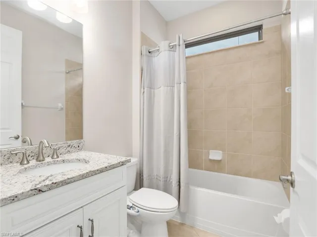 16313  Aberdeen  WAY, Naples, FL 34110