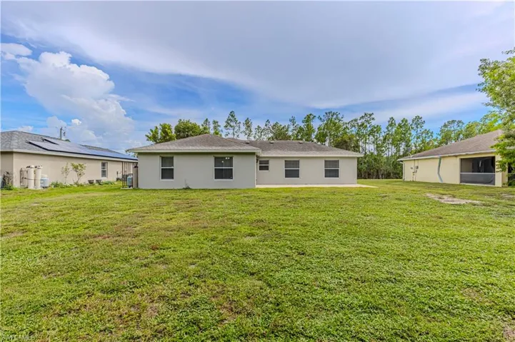 152 Ridgemont Dr, Lehigh Acres, Florida 33972