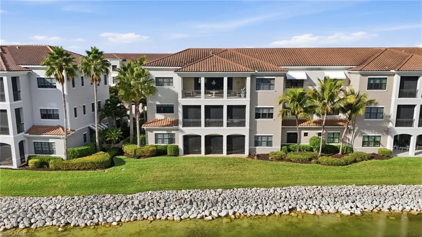 View of apartment building / complex