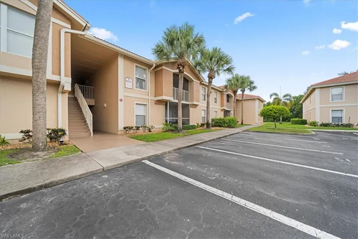 8235 Ibis Club Dr 309, Naples, Florida 34104