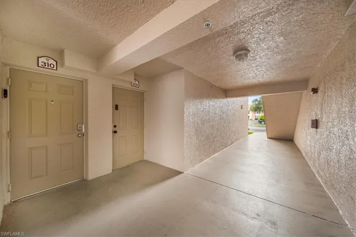 8235 Ibis Club Dr 309, Naples, Florida 34104