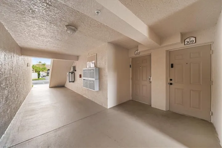 8235 Ibis Club Dr 309, Naples, Florida 34104