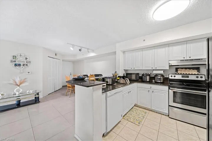 8235 Ibis Club Dr 309, Naples, Florida 34104
