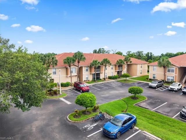 8235 Ibis Club Dr 309, Naples, Florida 34104