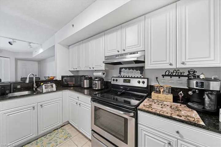 8235 Ibis Club Dr 309, Naples, Florida 34104