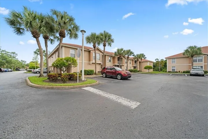 8235 Ibis Club Dr 309, Naples, Florida 34104