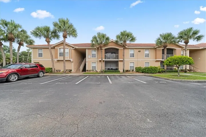 8235 Ibis Club Dr 309, Naples, Florida 34104