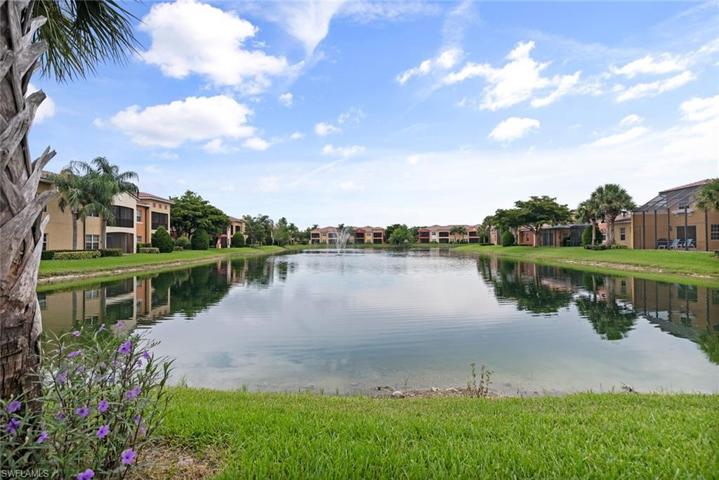 lake view front of house