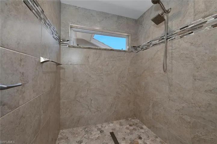 Master bath Walk in Shower