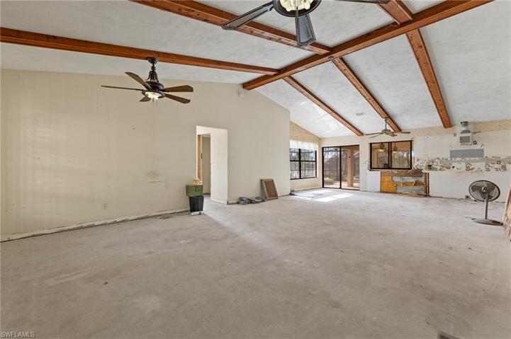 Kitchen/ Living Area