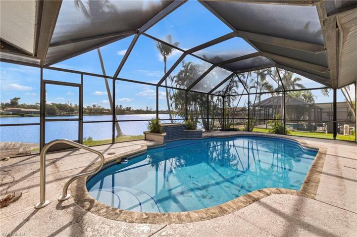 Pool/ Lanai