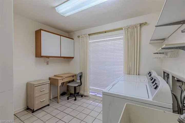 9841 Cypress Lake Dr, Fort Myers, Florida 33919