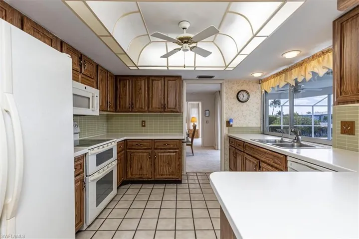 9841 Cypress Lake Dr, Fort Myers, Florida 33919