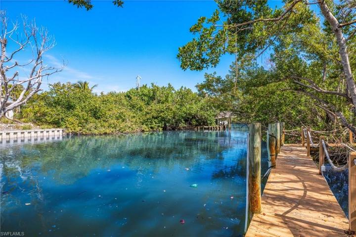 Canal Views/Dock