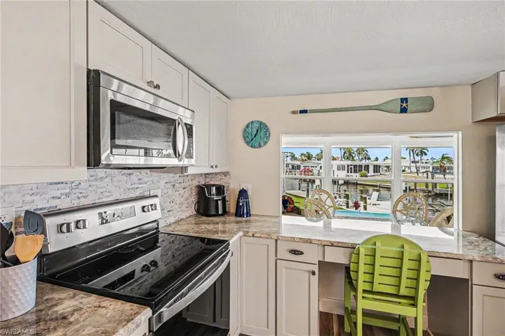 17540 Peppard Dr, Fort Myers Beach, Florida 33931