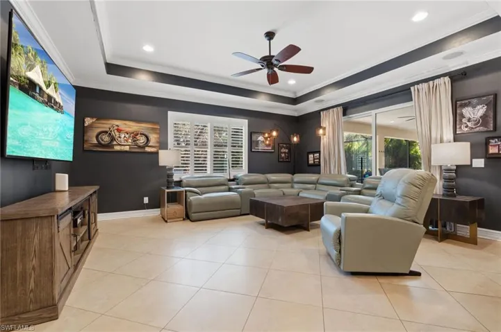 445  12th NW AVE, Naples, FL 34120