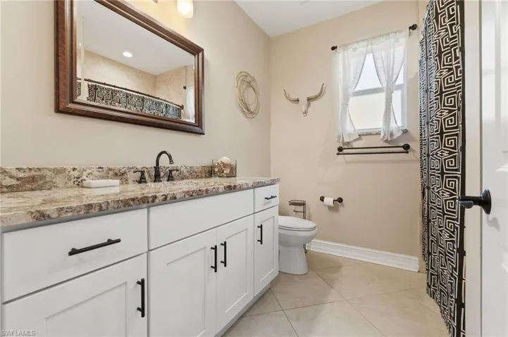2nd bathroom with granite counter top