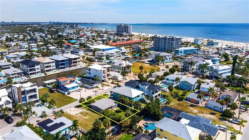 Parcel located near beach, Downtown and all that is Ft. Myers Beach!