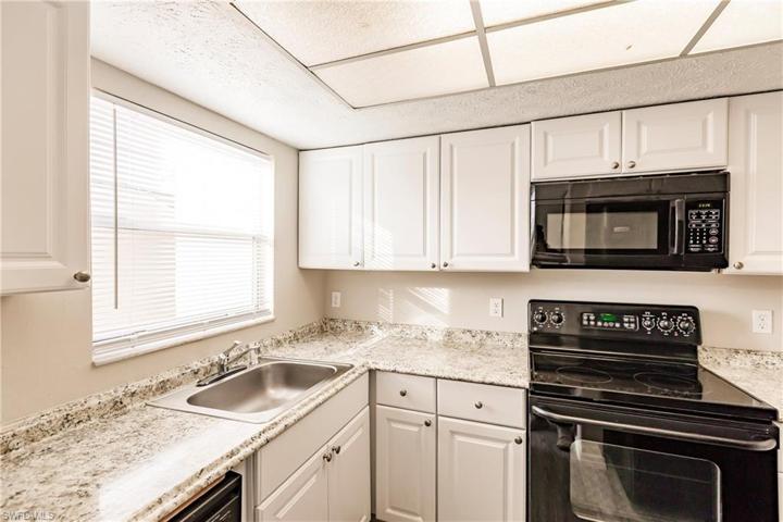 1123 SW 48th  TER, CAPE CORAL, FL 33914