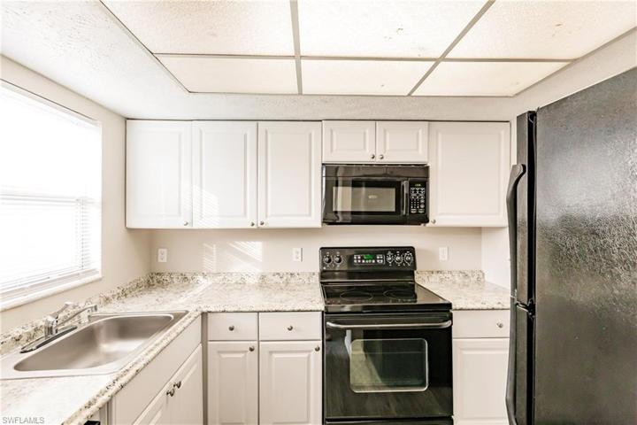 1123 SW 48th  TER, CAPE CORAL, FL 33914