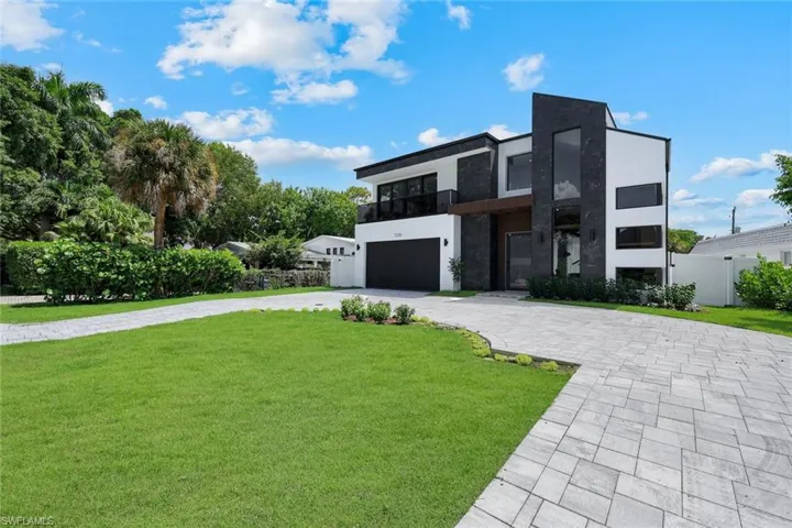 1230 10th Ave N, Naples, Florida 34102