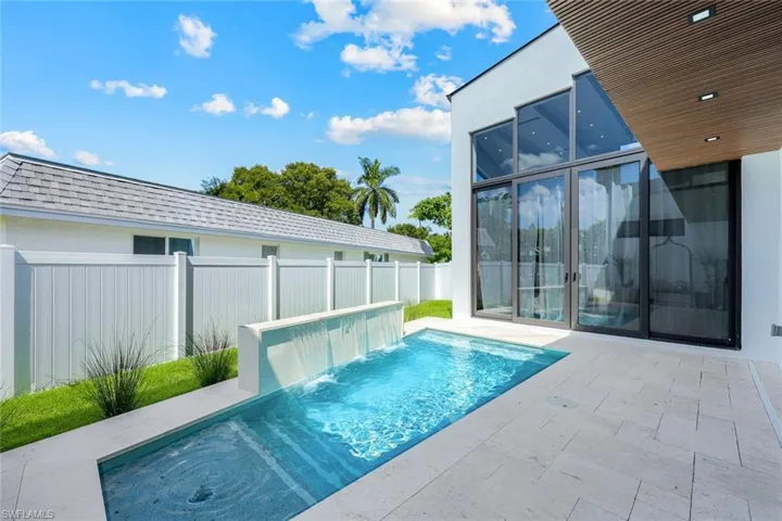 1230 10th Ave N, Naples, Florida 34102