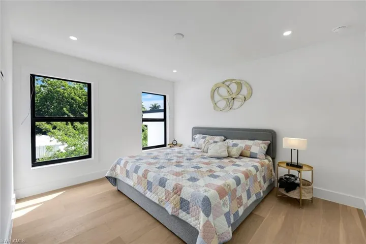 1230 10th Ave N, Naples, Florida 34102