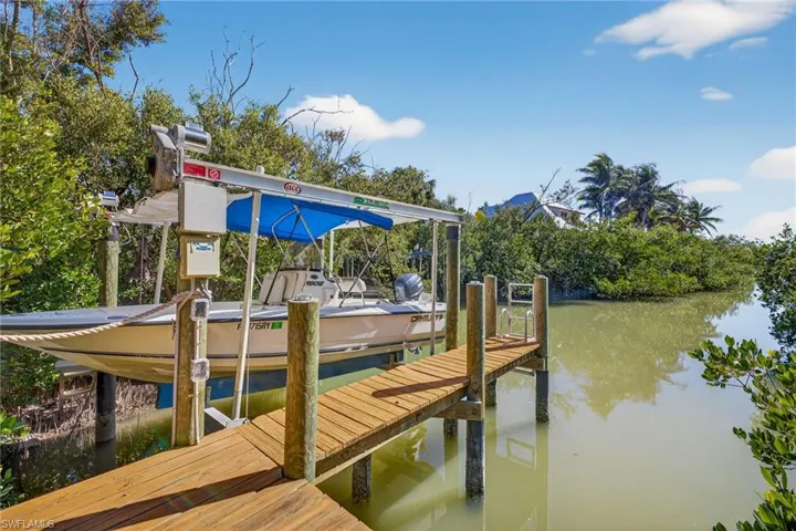 6143 Castaways Ln, Sanibel, Florida 33957