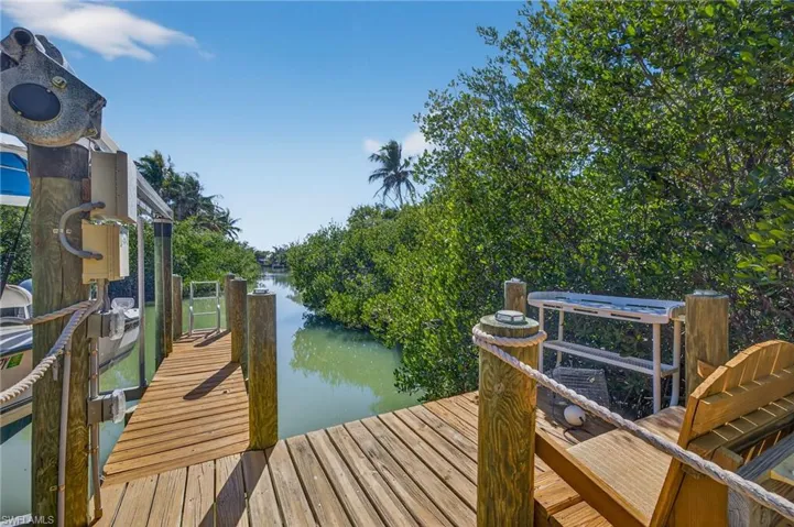 6143 Castaways Ln, Sanibel, Florida 33957