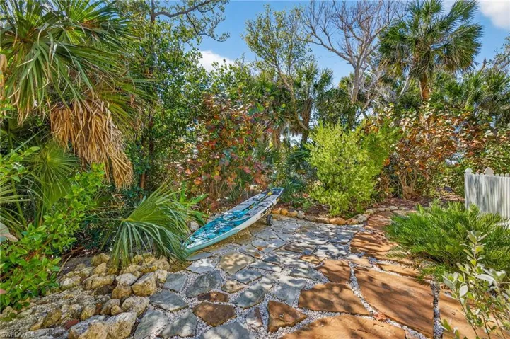 6143 Castaways Ln, Sanibel, Florida 33957