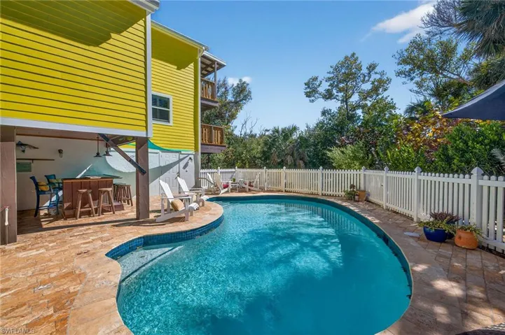 6143 Castaways Ln, Sanibel, Florida 33957